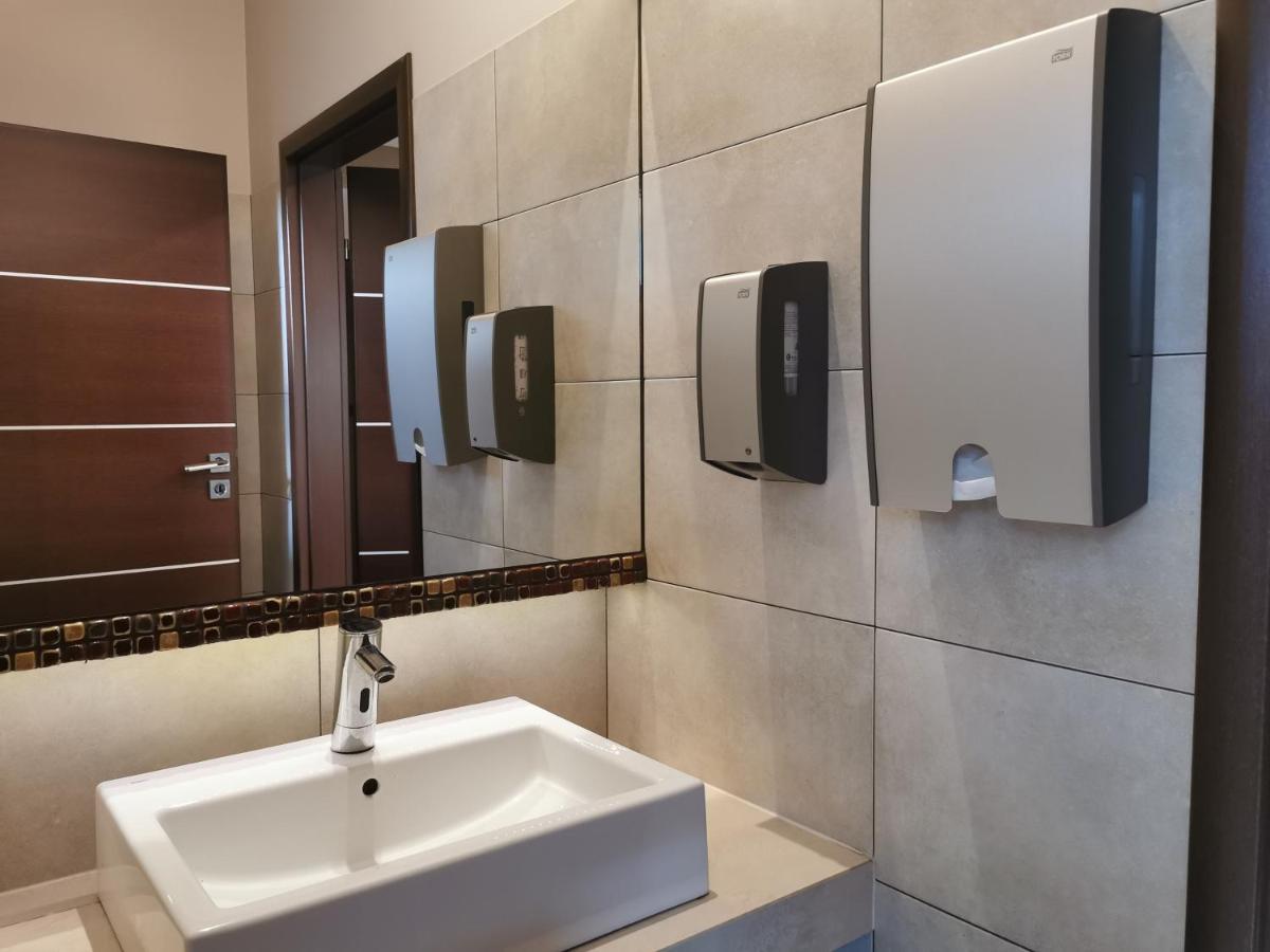 Hotel Gambit I Restauracja Cieszyn Цешин Экстерьер фото