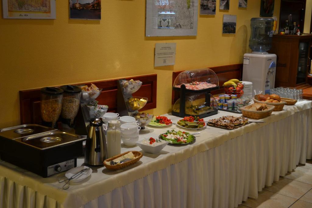 Hotel Gambit I Restauracja Cieszyn Цешин Экстерьер фото