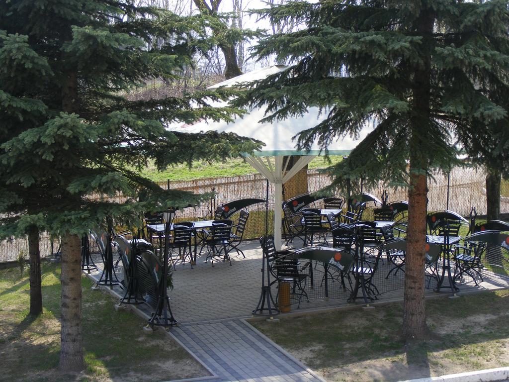 Hotel Gambit I Restauracja Cieszyn Цешин Экстерьер фото